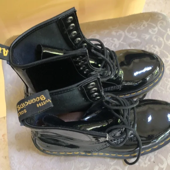 Dr Martens boots Airware black gloss - Picture 7 of 7